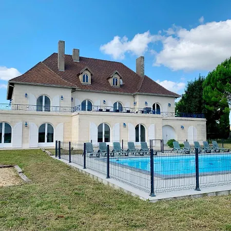 Holiday home Magnifique De Charme Avec Piscine